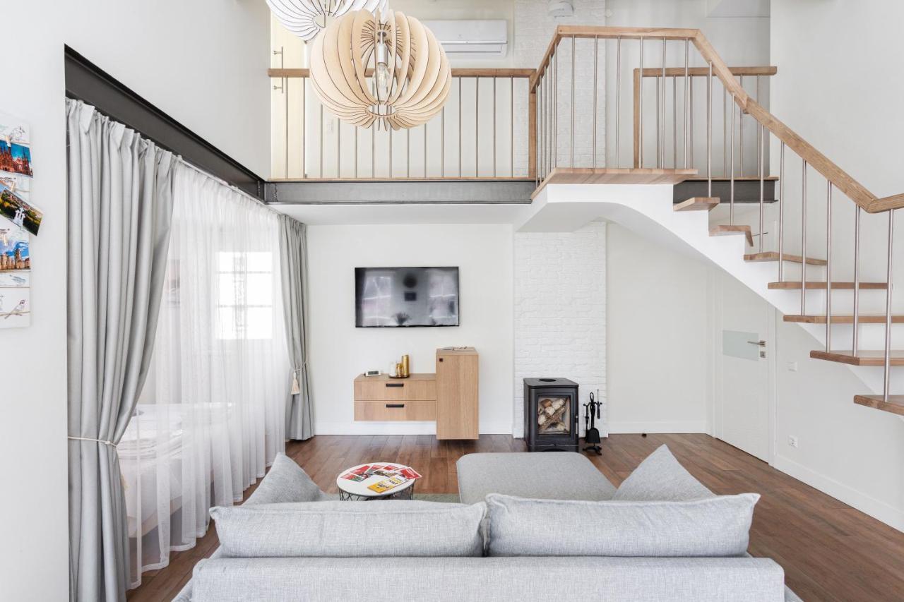 3 Bedroom Apartment 24H Self Check In, Free Parking, Ac, Fireplace Vilnius Bagian luar foto