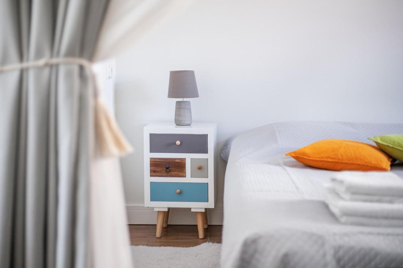 3 Bedroom Apartment 24H Self Check In, Free Parking, Ac, Fireplace Vilnius Bagian luar foto