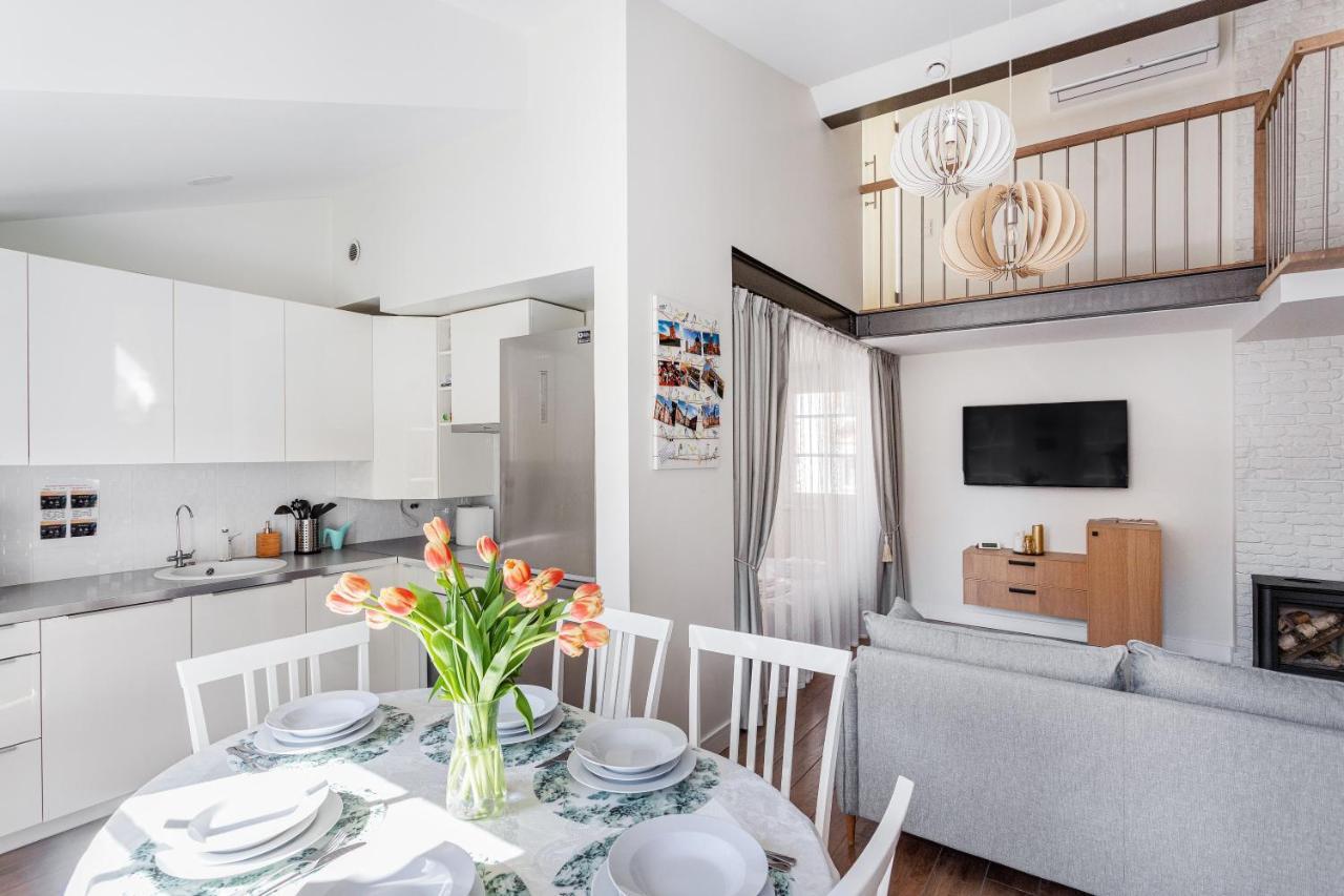 3 Bedroom Apartment 24H Self Check In, Free Parking, Ac, Fireplace Vilnius Bagian luar foto
